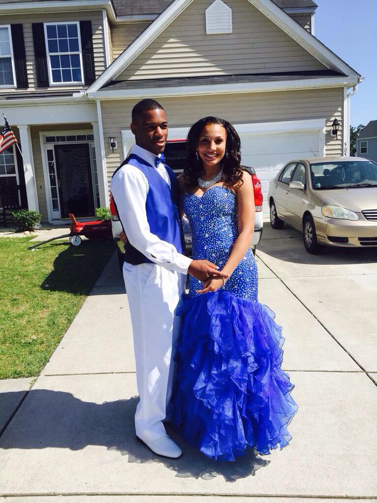 royal blue and white prom couples